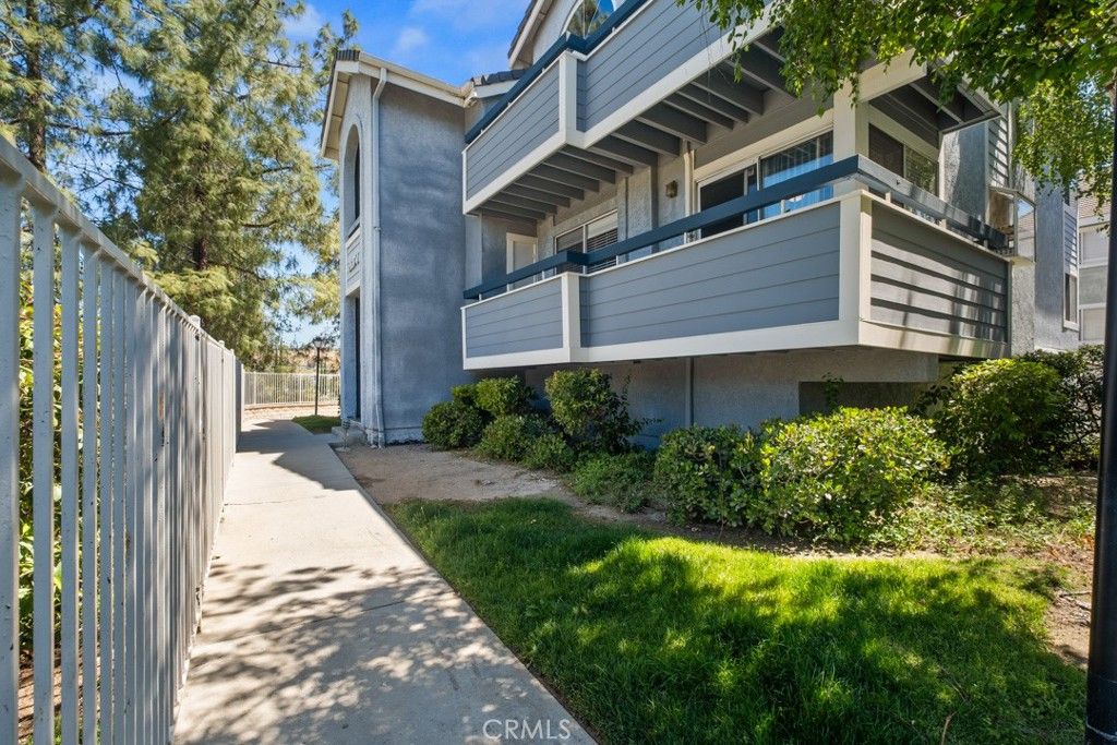 26974 Flo Ln 303, Canyon Country, CA 91351