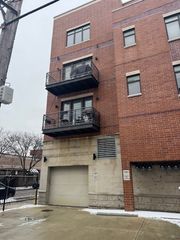 1600 N Marshfield Avenue P-16, Chicago, IL 60622