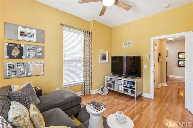 4245 McPherson Avenue, St Louis, MO 63108