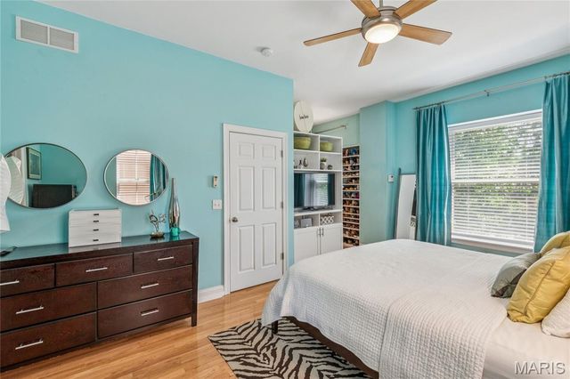 4245 McPherson Avenue, St Louis, MO 63108