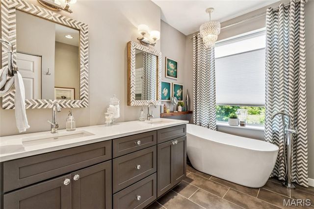 4245 McPherson Avenue, St Louis, MO 63108