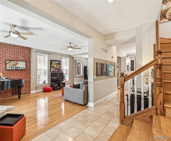 4245 McPherson Avenue, St Louis, MO 63108