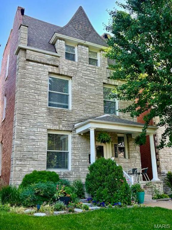 4245 McPherson Avenue, St Louis, MO 63108
