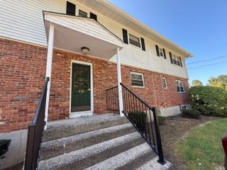 478 Oak Avenue APT 68, Cheshire, CT 06410