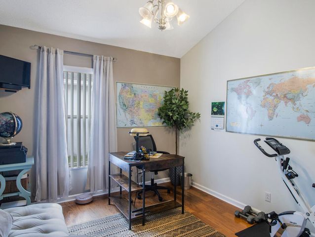 107 Saratoga Boulevard E, West Palm Beach, FL 33411