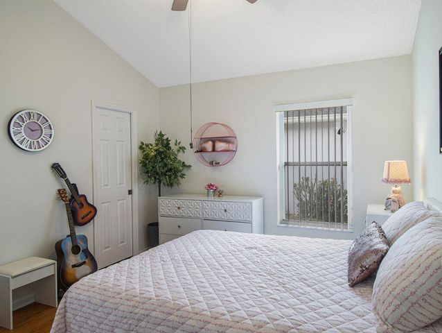 107 Saratoga Boulevard E, West Palm Beach, FL 33411