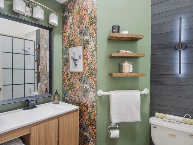 107 Saratoga Boulevard E, West Palm Beach, FL 33411