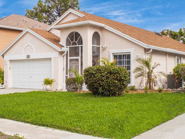 107 Saratoga Boulevard E, West Palm Beach, FL 33411