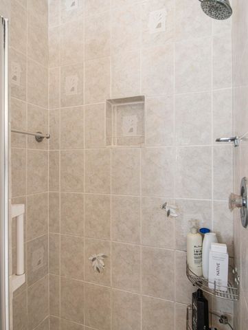 107 Saratoga Boulevard E, West Palm Beach, FL 33411