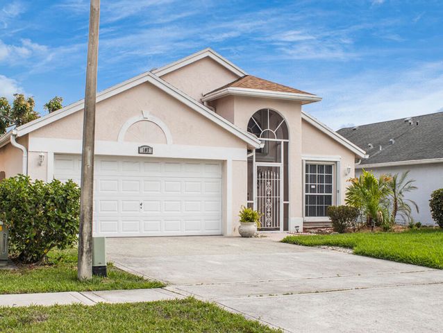 107 Saratoga Boulevard E, West Palm Beach, FL 33411