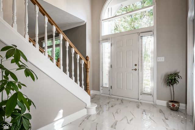 1404 N Claridge Way, Carmel, IN 46032