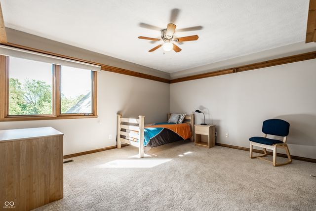1404 N Claridge Way, Carmel, IN 46032