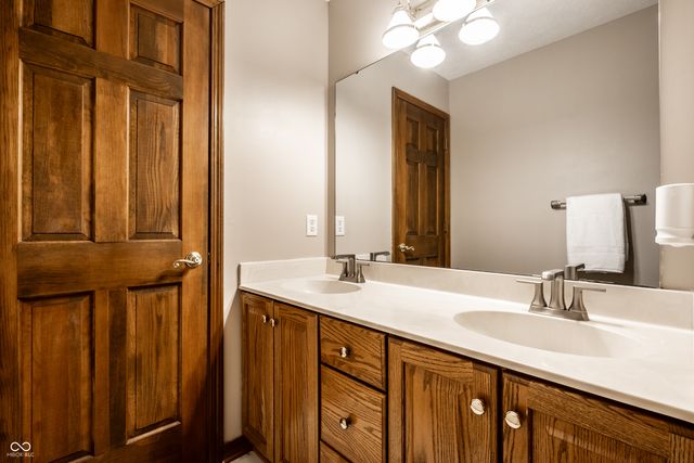 1404 N Claridge Way, Carmel, IN 46032