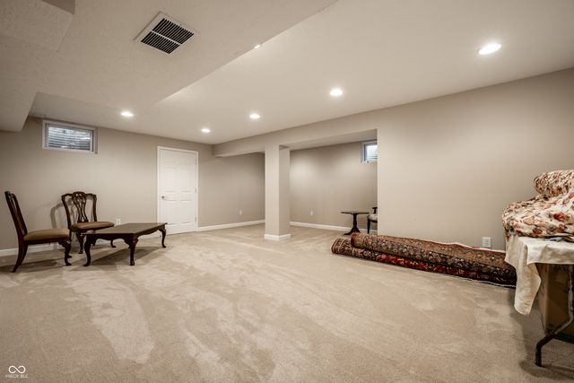 1404 N Claridge Way, Carmel, IN 46032