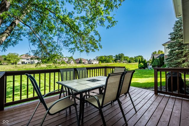 1404 N Claridge Way, Carmel, IN 46032