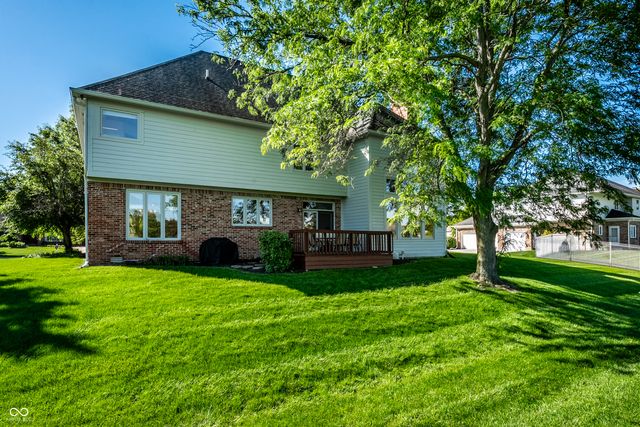 1404 N Claridge Way, Carmel, IN 46032