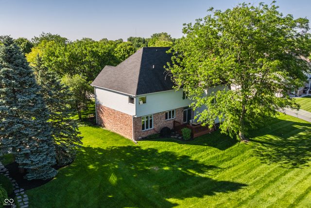 1404 N Claridge Way, Carmel, IN 46032