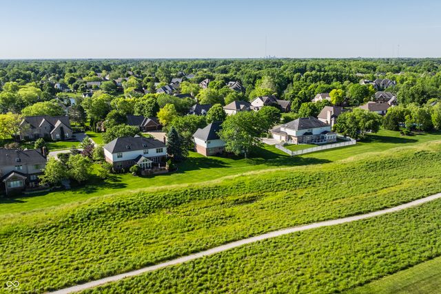 1404 N Claridge Way, Carmel, IN 46032