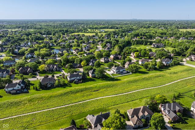 1404 N Claridge Way, Carmel, IN 46032