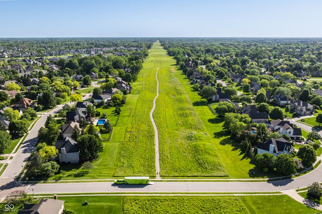 1404 N Claridge Way, Carmel, IN 46032
