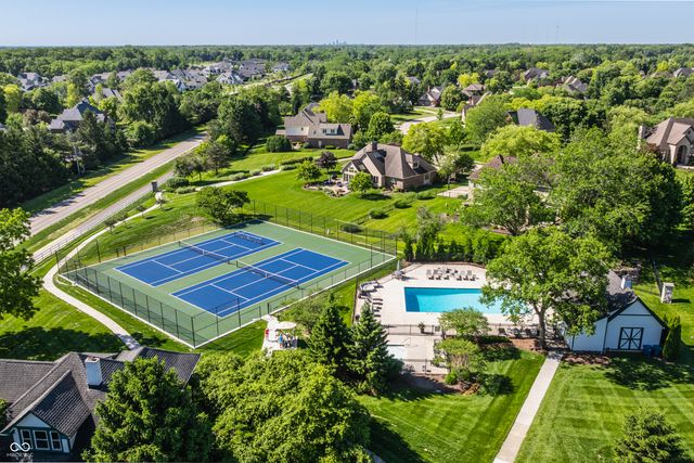 1404 N Claridge Way, Carmel, IN 46032