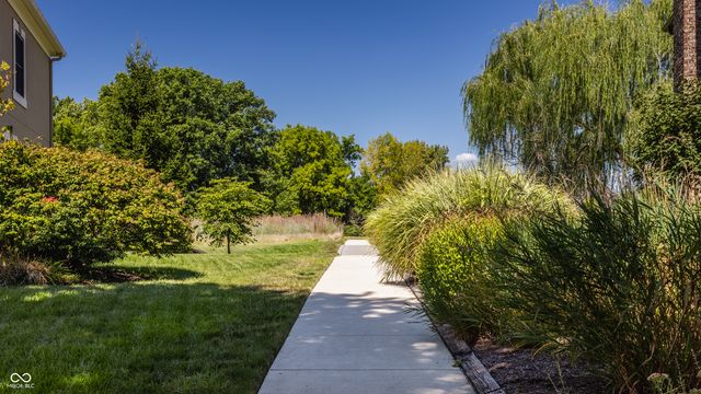 1404 N Claridge Way, Carmel, IN 46032