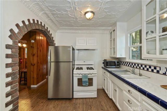 238 Bluebell, Lake Arrowhead, CA 92352