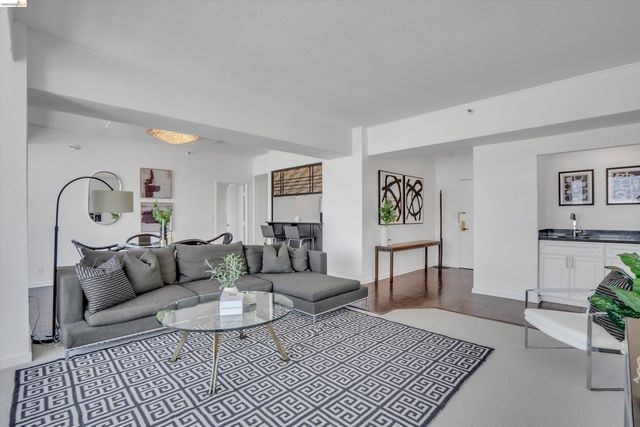 6363 Christie Ave 2925, Emeryville, CA 94608