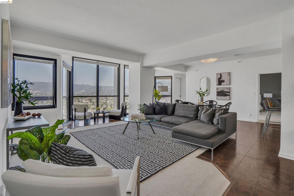 6363 Christie Ave 2925, Emeryville, CA 94608