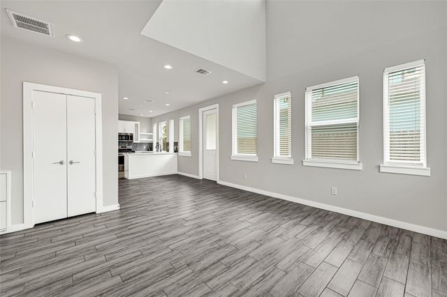 9431 Jutland Road, Houston, TX 77033