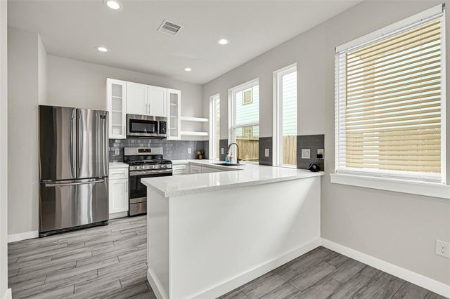 9431 Jutland Road, Houston, TX 77033