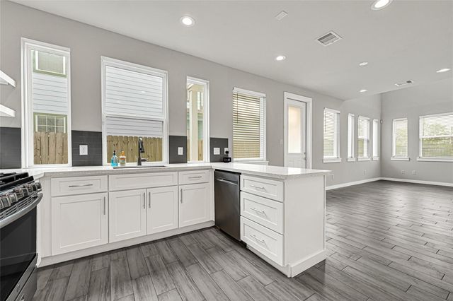 9431 Jutland Road, Houston, TX 77033