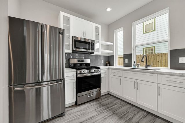 9431 Jutland Road, Houston, TX 77033