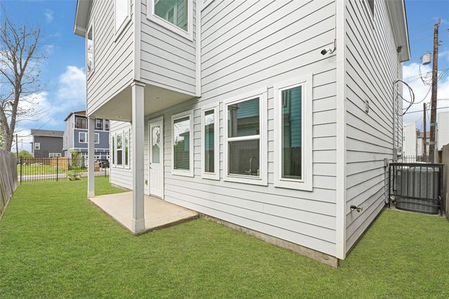 9431 Jutland Road, Houston, TX 77033