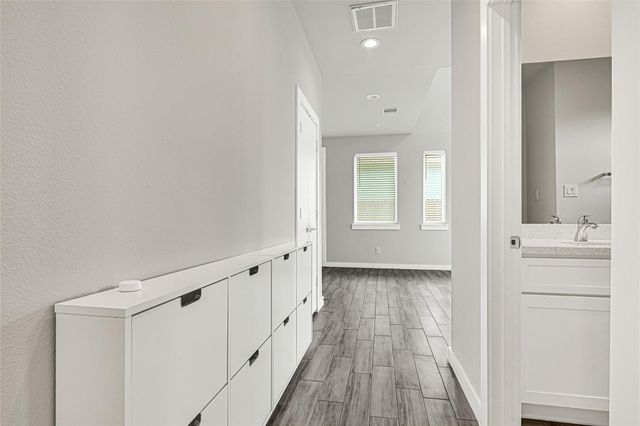 9431 Jutland Road, Houston, TX 77033