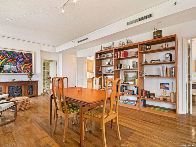 1 Towers Park Ln Apt 2112, San Antonio, TX 78209
