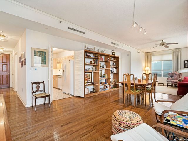 1 Towers Park Ln Apt 2112, San Antonio, TX 78209