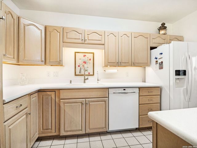 1 Towers Park Ln Apt 2112, San Antonio, TX 78209