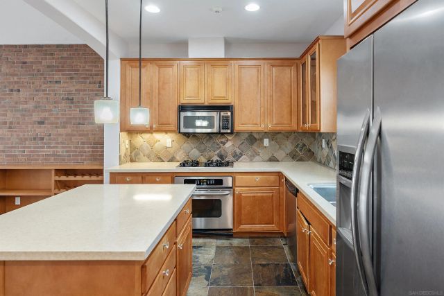 10556 Debreceni Way 9, San Diego, CA 92127