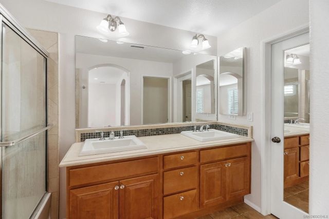 10556 Debreceni Way 9, San Diego, CA 92127