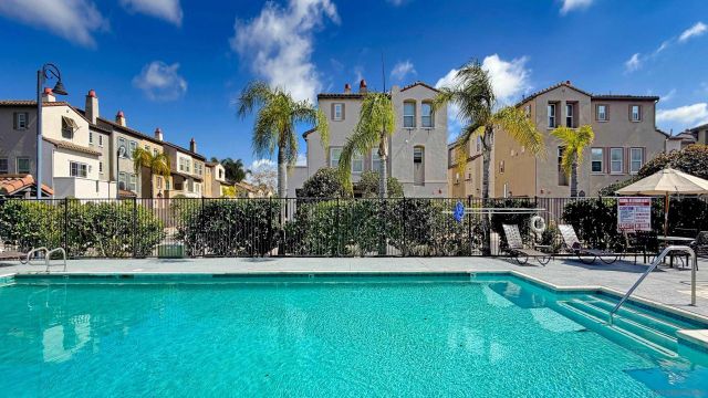 10556 Debreceni Way 9, San Diego, CA 92127