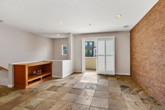 10556 Debreceni Way 9, San Diego, CA 92127