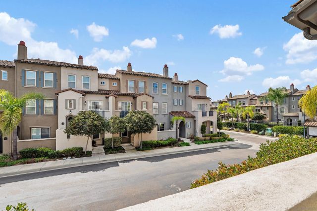 10556 Debreceni Way 9, San Diego, CA 92127