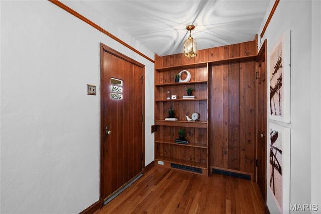 5821 Oleatha Avenue, St Louis, MO 63139