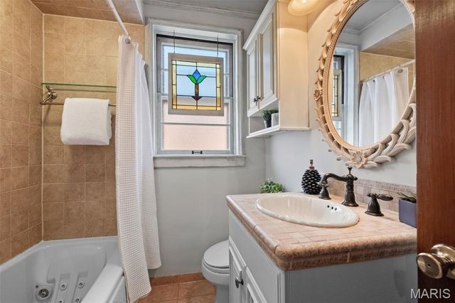 5821 Oleatha Avenue, St Louis, MO 63139