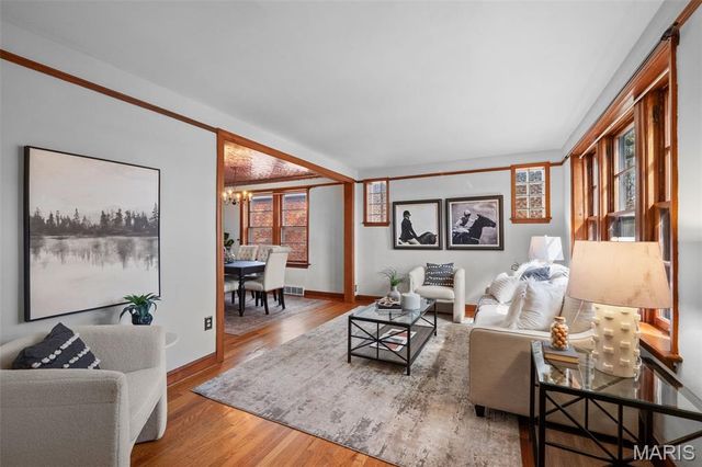 5821 Oleatha Avenue, St Louis, MO 63139