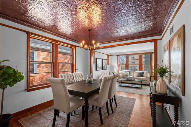 5821 Oleatha Avenue, St Louis, MO 63139