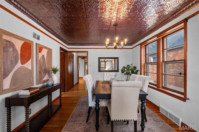 5821 Oleatha Avenue, St Louis, MO 63139