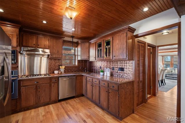 5821 Oleatha Avenue, St Louis, MO 63139