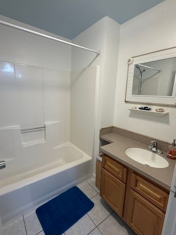47 Old Colony Lane 127, Marshfield, MA 02050